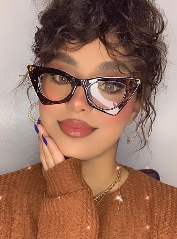Evelyn Eyeglasses - Tha Shade Eyeglasses